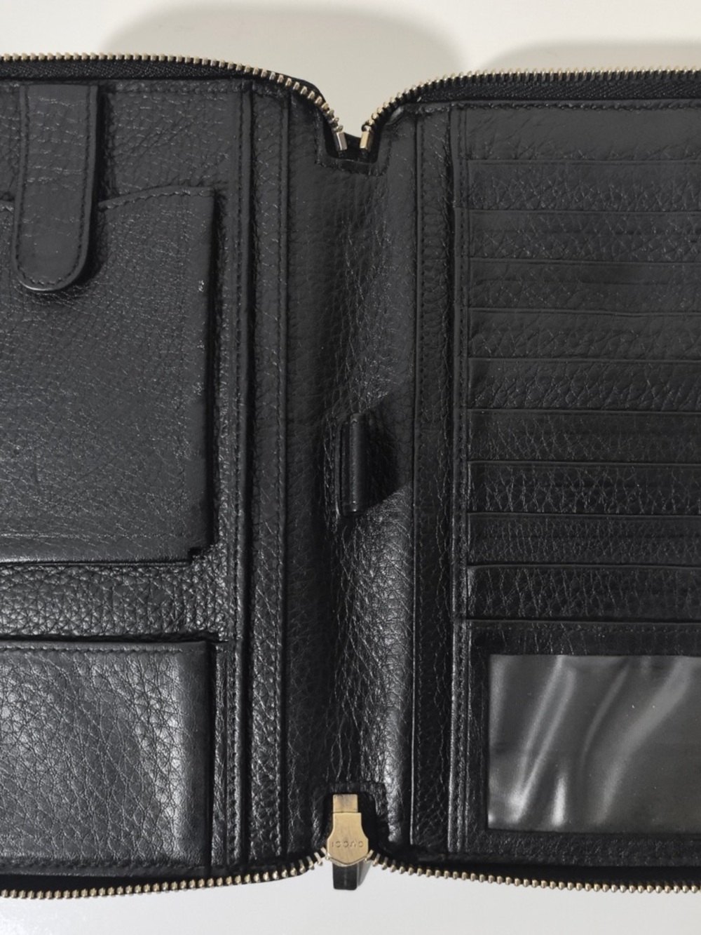 Gucci Black Leather Logo Toiletry Bag - Picture 6 of 11